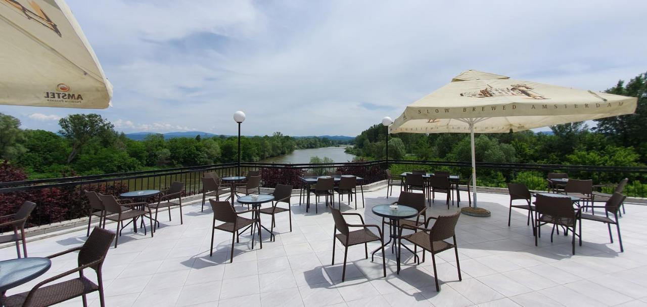 Plaza Hotel Varvarin ภายนอก รูปภาพ